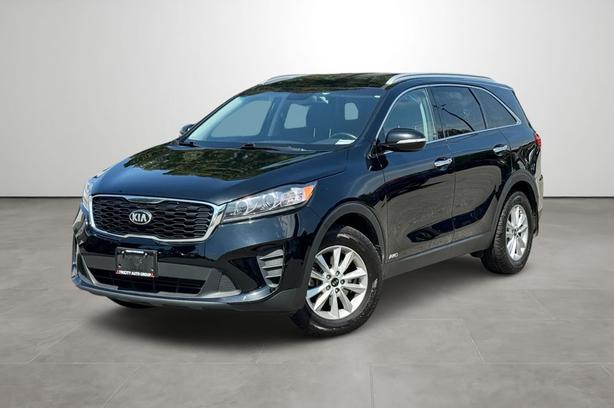 2019 Kia Sorento LX - No Accidents, Heated Steering Wheel image 1