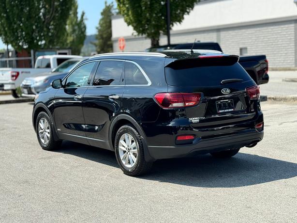 2019 Kia Sorento LX - No Accidents, Heated Steering Wheel image 4