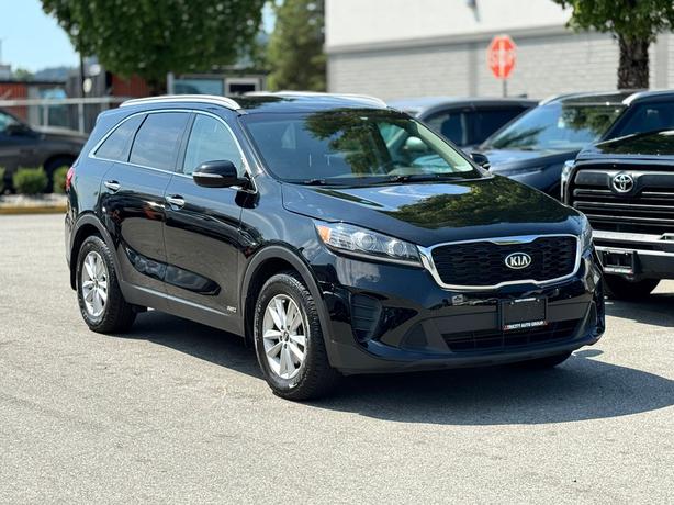 2019 Kia Sorento LX - No Accidents, Heated Steering Wheel image 6