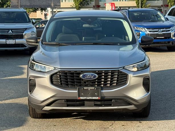 2024 Ford Escape image 3
