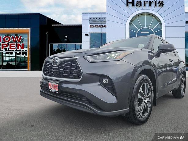 2023 Toyota Highlander XLE AWD | Bluetooth Connect | Keyless Start! image 8