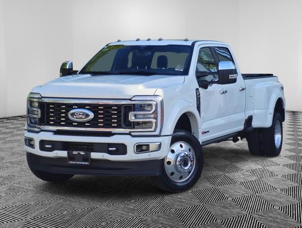 2024 Ford F-450 SUPER DUTY Platinum - Panoramic Sunroof, No Accidents image 1