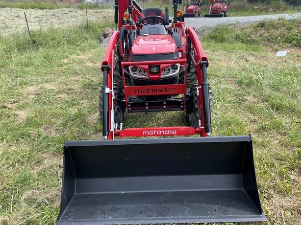 2024 Mahindra 1600 Series 1626 HST image 3