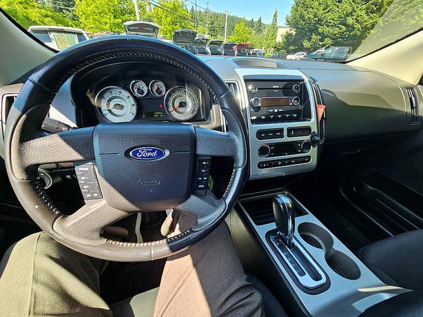 2010 Ford  Edge SEL image 8