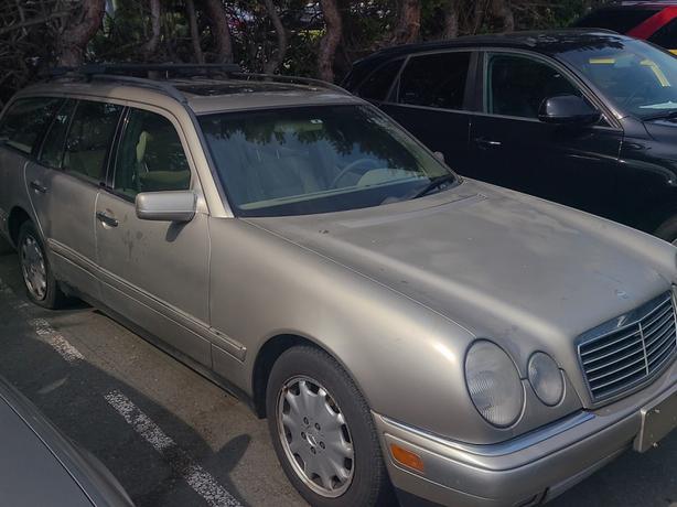 1999 Mercedes-Benz  E320 awd wagon AS TRADED image 2