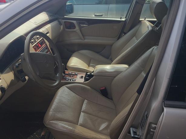 1999 Mercedes-Benz  E320 awd wagon AS TRADED image 4