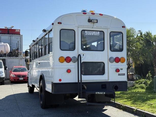 2014 International 4200 21 Passenger Diesel Bus with Seatbelts Hydraulic Brakes image 8