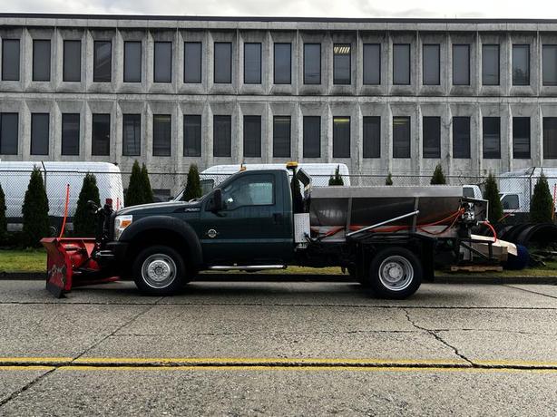 2012 Ford F-550 Regular Cab Dually Diesel  4WD Plow Spreader image 6
