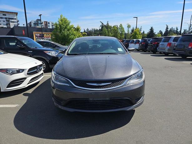 2016 Chrysler 200 LX image 2