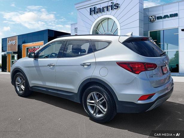 2018 Hyundai Santa Fe Sport Luxury AWD | Power Liftgate | Heated Seats! image 4