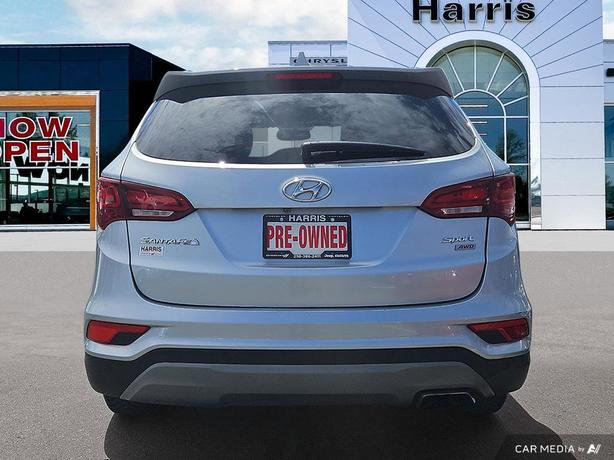 2018 Hyundai Santa Fe Sport Luxury AWD | Power Liftgate | Heated Seats! image 5