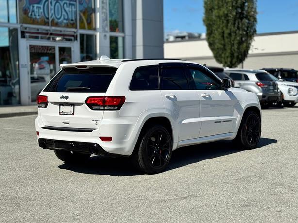 2017 Jeep Grand Cherokee 4WD 4dr SRT image 5