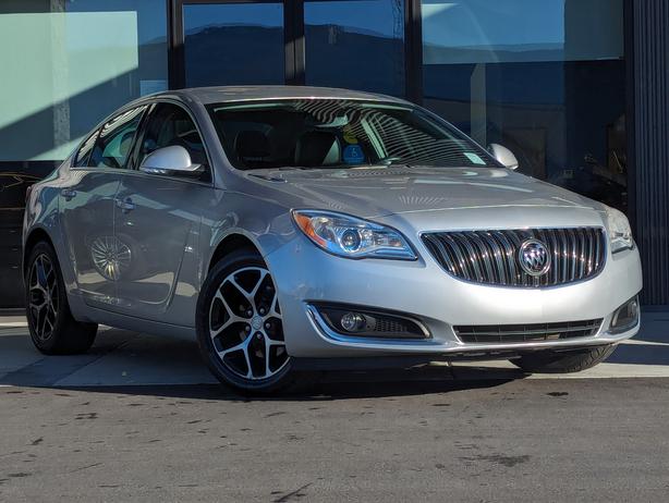2017 Buick Regal Sport Touring - Heated Seats, Leather Interior image 4
