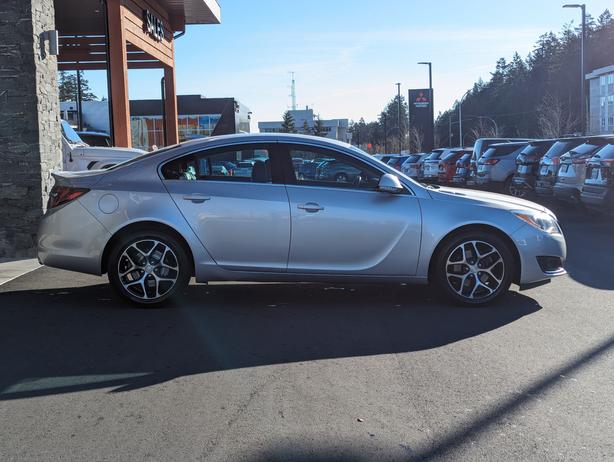 2017 Buick Regal Sport Touring - Heated Seats, Leather Interior image 5