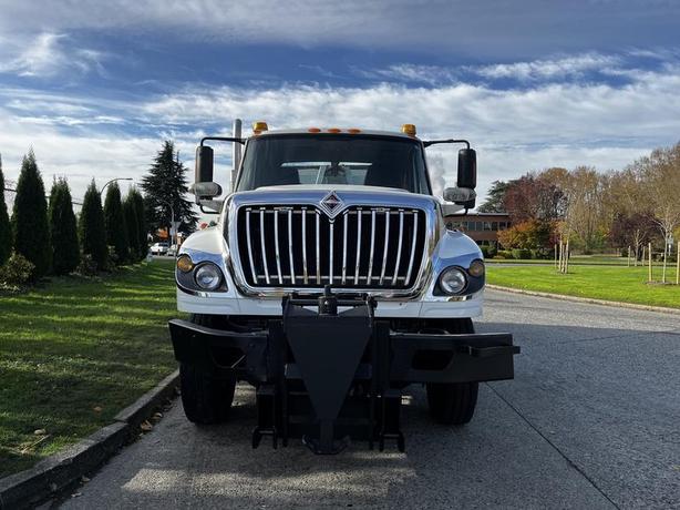 2011 International 7500 WorkStar Plow/Dump With Air Brakes Diesel image 3