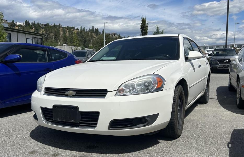 2008 Chevrolet Impala LTZ AUTO, FABRIC SEATS, WHEEL CONTROLS, AUTO WINDOWS, CD P display photo