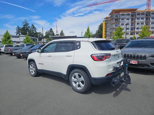 2018 Jeep Compass North | One Owner! image 4