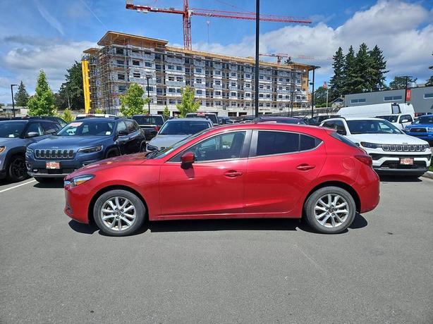 2017 Mazda3 GS | Heated Seats! image 3