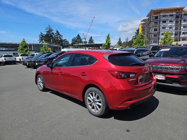 2017 Mazda3 GS | Heated Seats! image 4