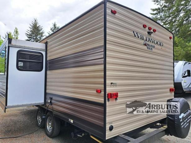 Used 2019 Forest River RV Wildwood X-Lite 233RBXL image 3