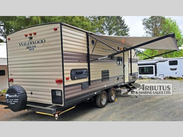Used 2019 Forest River RV Wildwood X-Lite 233RBXL image 4