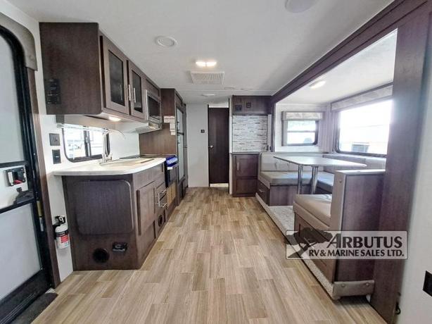 Used 2019 Forest River RV Wildwood X-Lite 233RBXL image 5