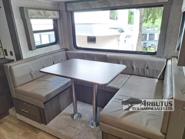 Used 2019 Forest River RV Wildwood X-Lite 233RBXL image 8