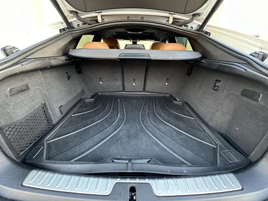 2016 BMW X6 display photo