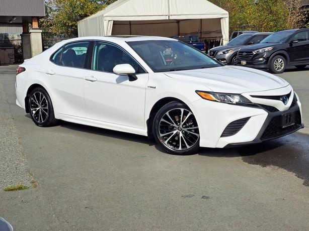 2019 Toyota Camry Hybrid - Heated Seats, Back-Up Camera, Moonroof image 5