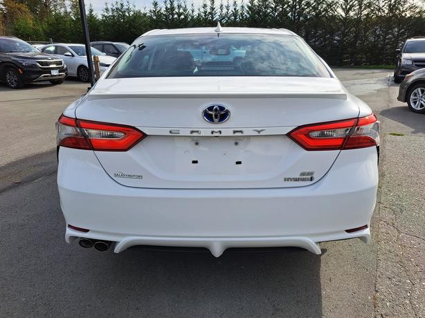 2019 Toyota Camry Hybrid - Heated Seats, Back-Up Camera, Moonroof image 8