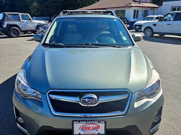 2016 Subaru  Crosstrek Limited image 2