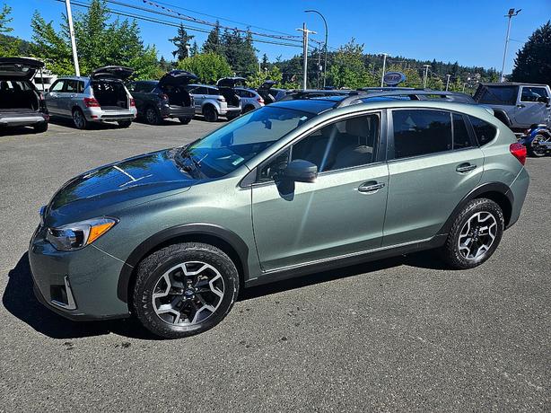 2016 Subaru  Crosstrek Limited image 3