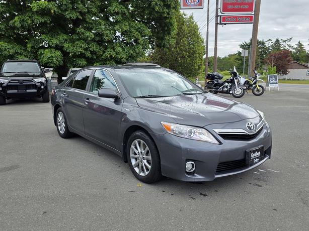 2011 Toyota Camry Hybrid image 1