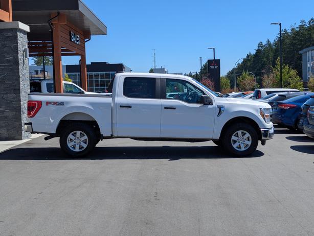 2021 Ford F-150 XLT -  5.0L V8, 4x4, Crew Cab, Short Box image 5