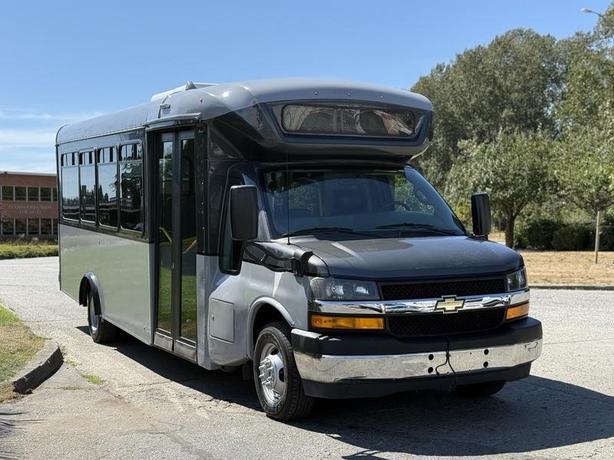2019 Chevrolet Express G4500 22-Passenger Wheelchair Accessible Bus image 2