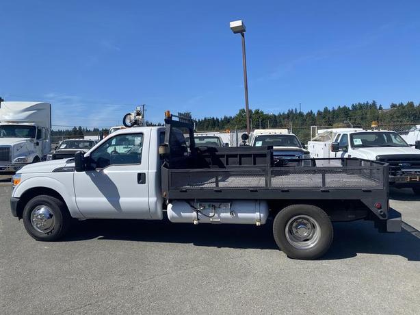 2016 Ford F-350 SD XL 11 Foot Flat Deck 2WD image 2