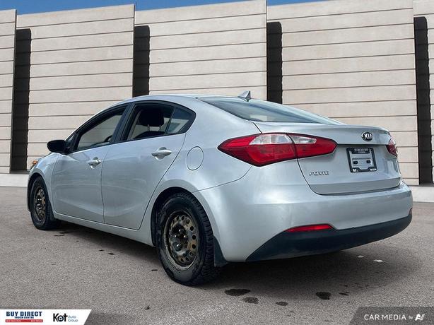 2016 Kia Forte LX AUTO, KEYLESS ENTRY, FABRIC SEATS, CD PLAYER WITH RADIO, AUTO  image 4