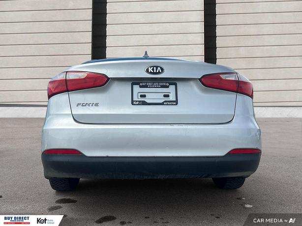 2016 Kia Forte LX AUTO, KEYLESS ENTRY, FABRIC SEATS, CD PLAYER WITH RADIO, AUTO  image 5
