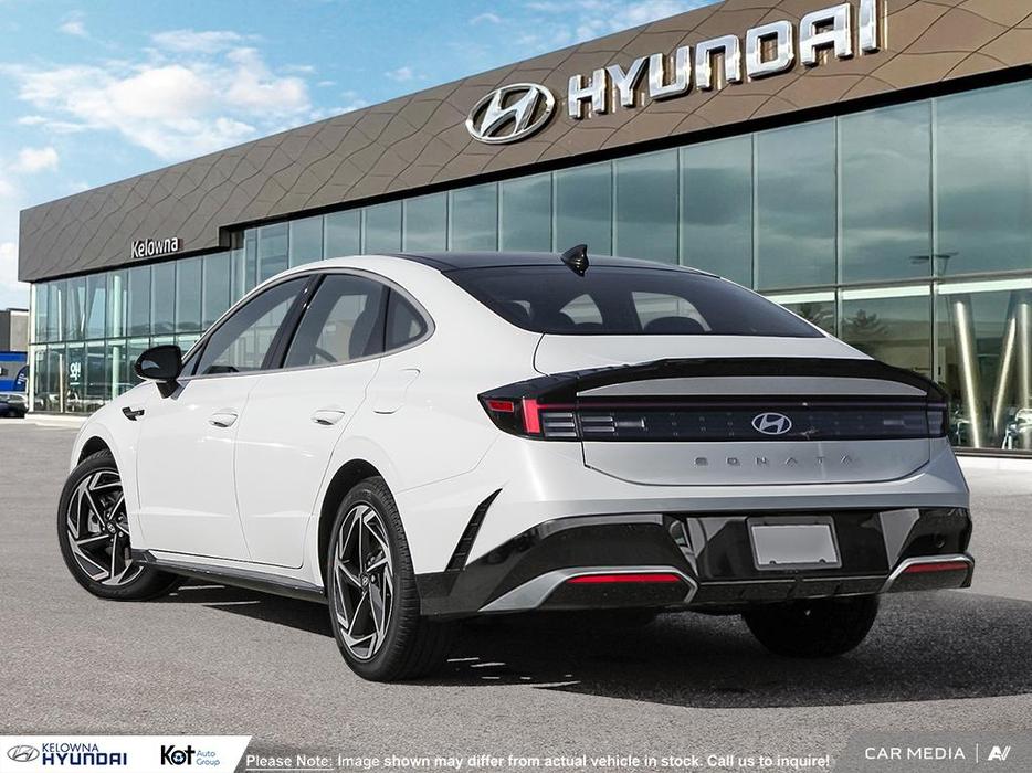 2025 Hyundai Sonata Preferred-Trend demo display photo