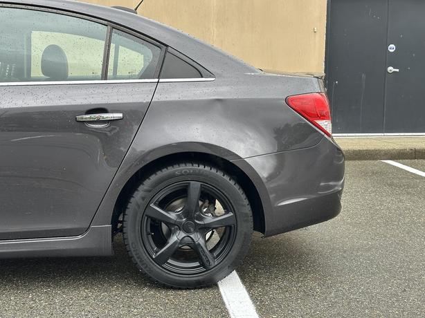 2016 Chevrolet Cruze Limited image 5