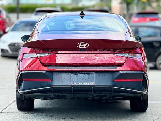 2024 Hyundai Elantra Hybrid Luxury - No Accidents, One Owner, Leather image 6