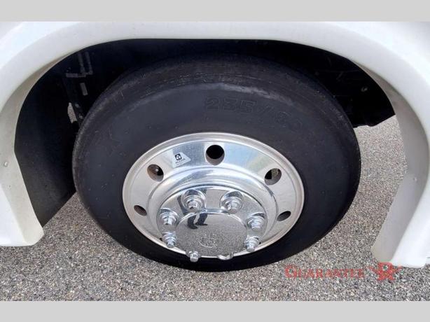 Used 2021 Forest River RV Georgetown 5 Series 31L5 image 8