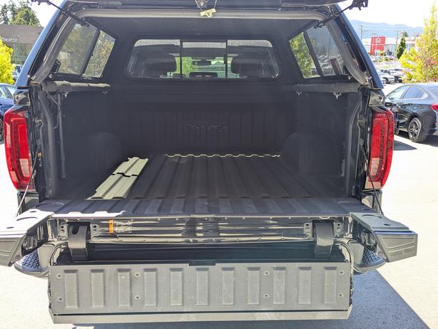 2021 GMC Sierra 1500 AT4 - 5.3L V8, CrewCab, Short Box, 4x4 image 8