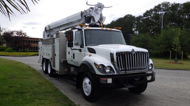 2012 International 7400 Crane/Digger Tandem Axle Air Brake image 2