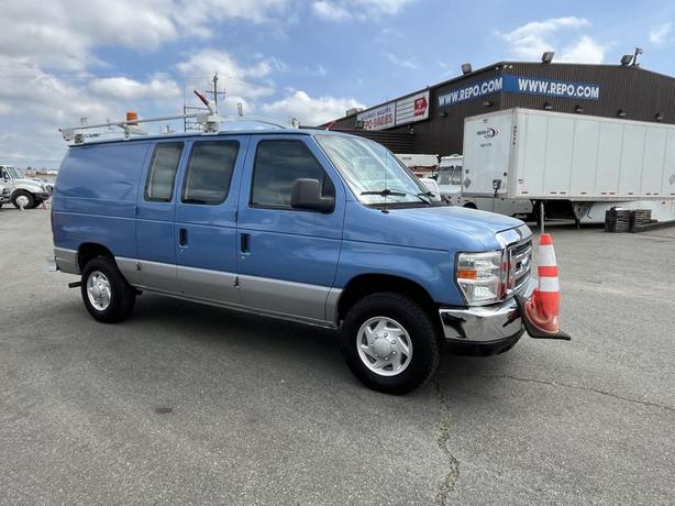 2009 Ford Econoline E-250 Cargo Van Ladder Rack Rear Shelving image 7