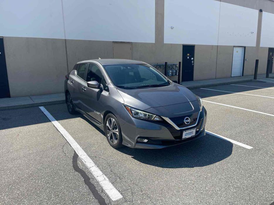 2018 Nissan LEAF display photo