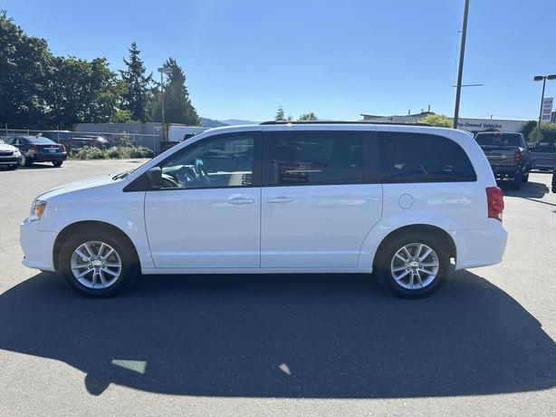2019 Dodge Grand Caravan SXT image 2