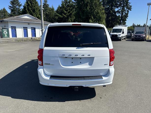2019 Dodge Grand Caravan SXT image 4