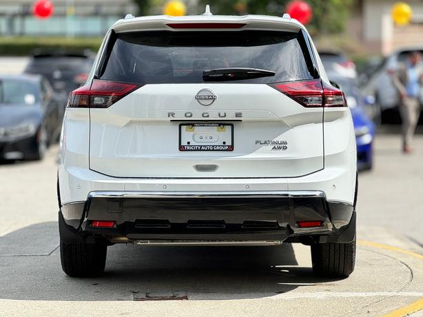 2024 Nissan Rogue Platinum - No Accidents, One Owner, Sunroof image 6