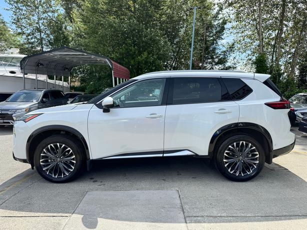 2024 Nissan Rogue Platinum - No Accidents, One Owner, Sunroof image 8